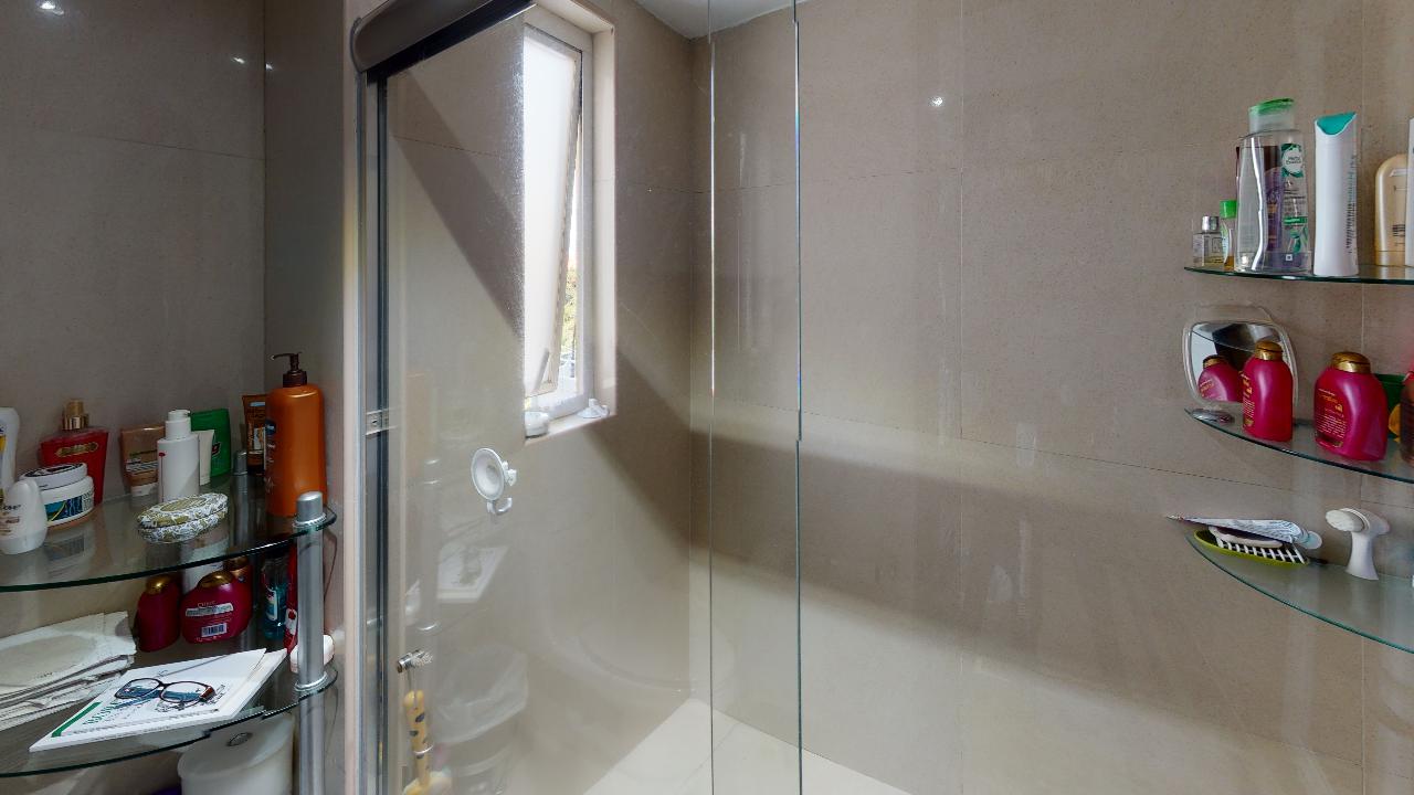 Arquimedes-148-D703-Bathroom1